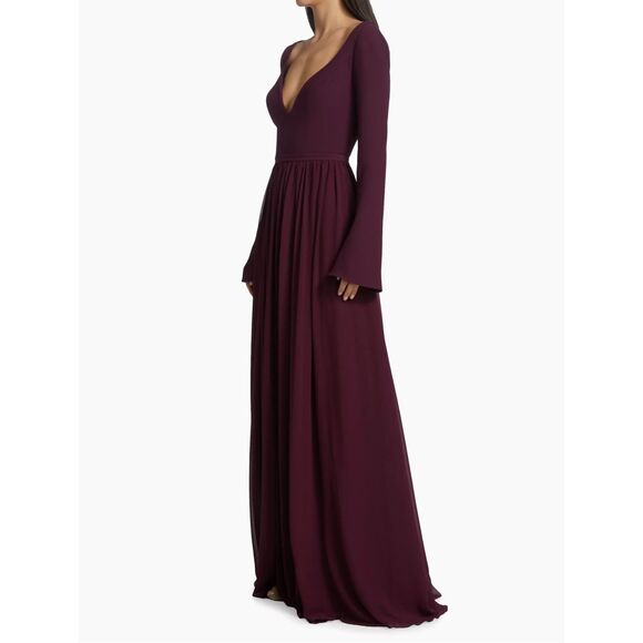 Vera Wang Bride Leonie V-Neckline Gown Size 4 $495 - Picture 2 of 8